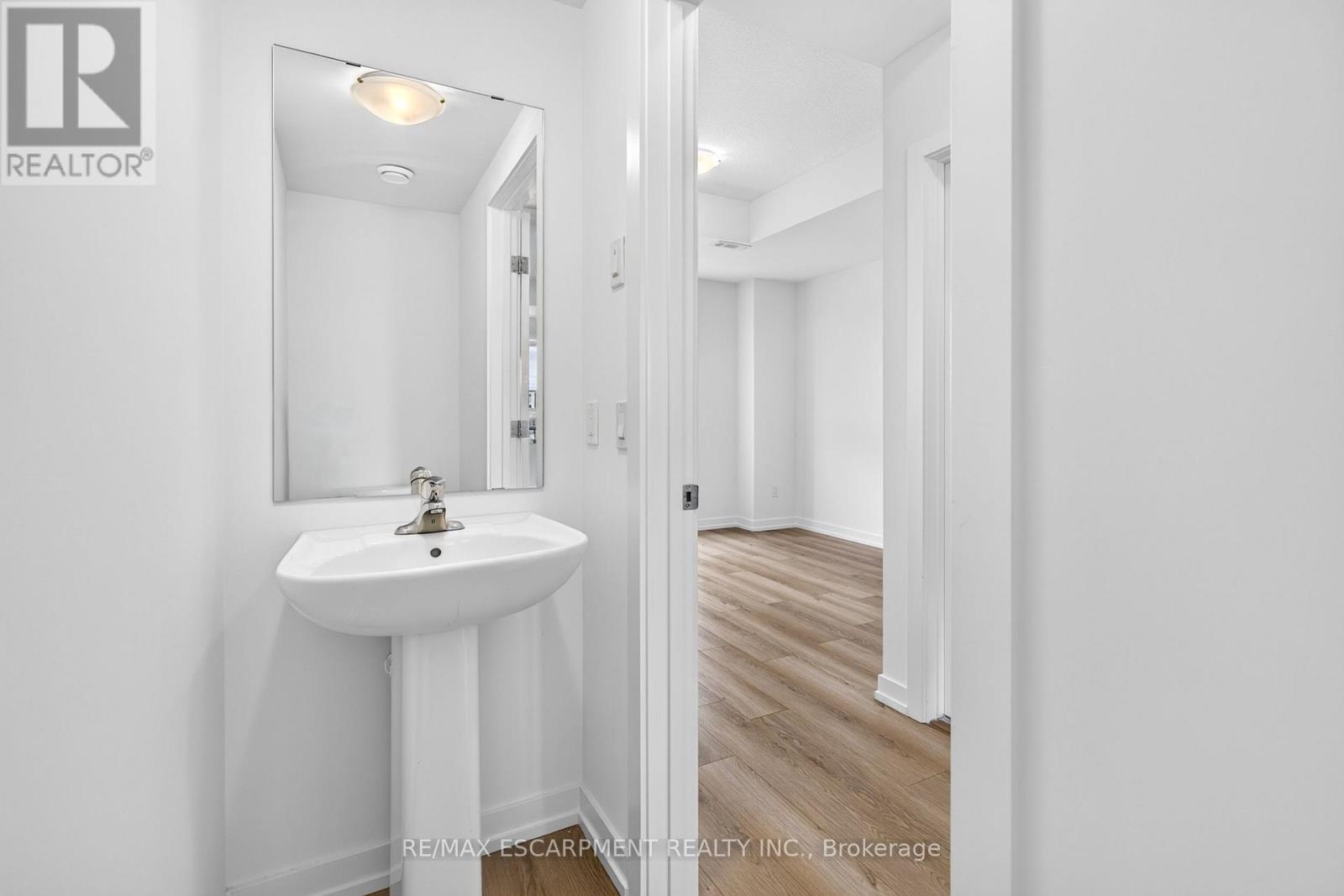55 Great Falls Boulevard Property Photo 9