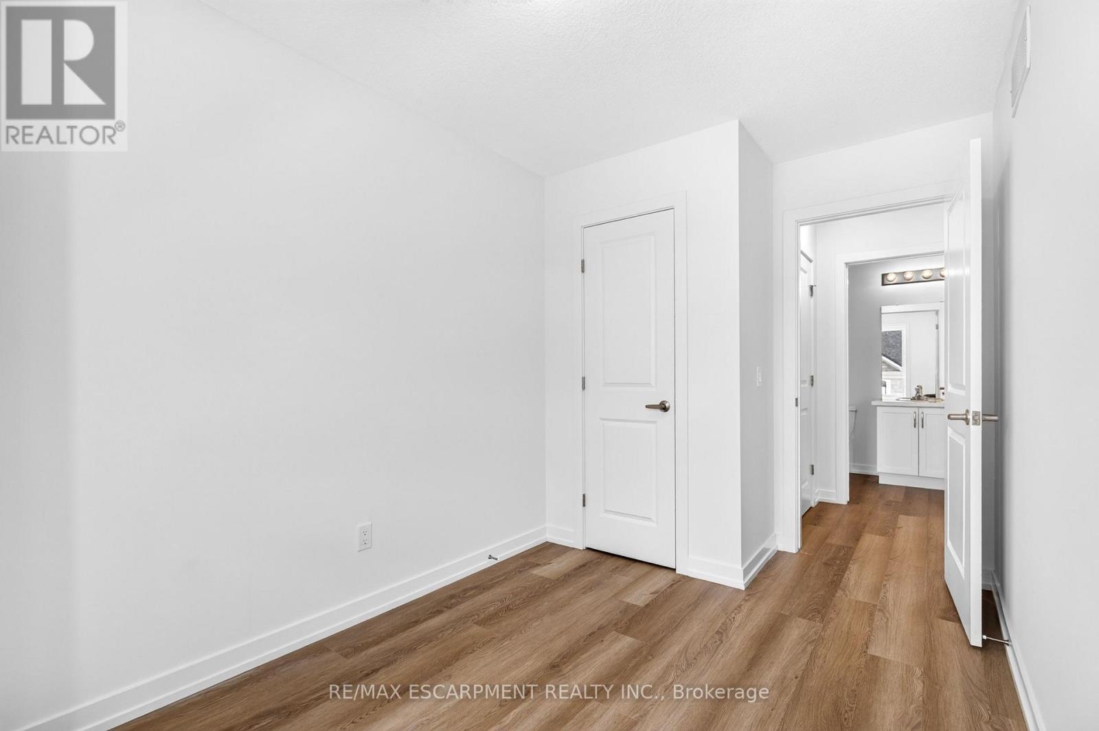 55 Great Falls Boulevard Property Photo 38