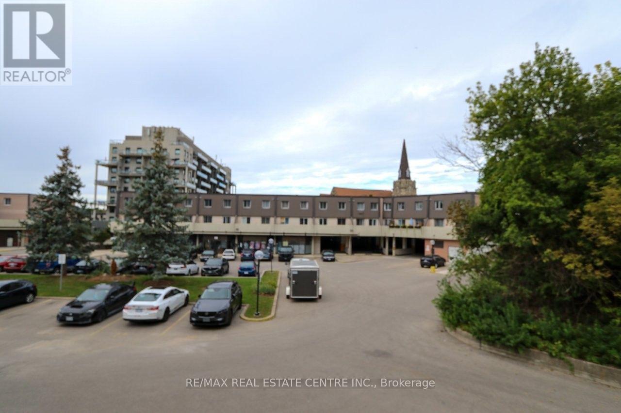 263 - 40 Tannery Street E Property Photo 3