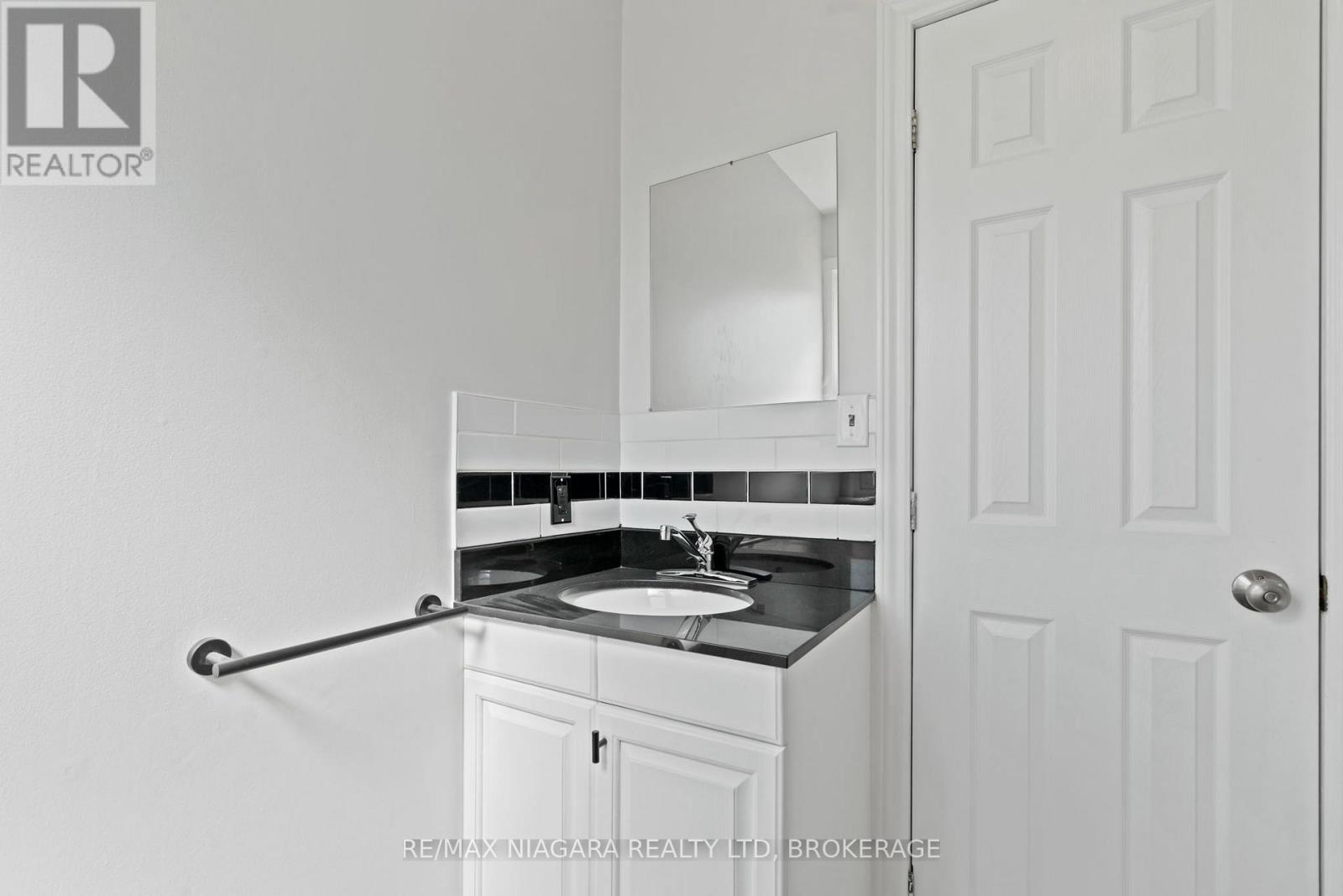 (main Level) - 9 Prince Street Property Photo 7