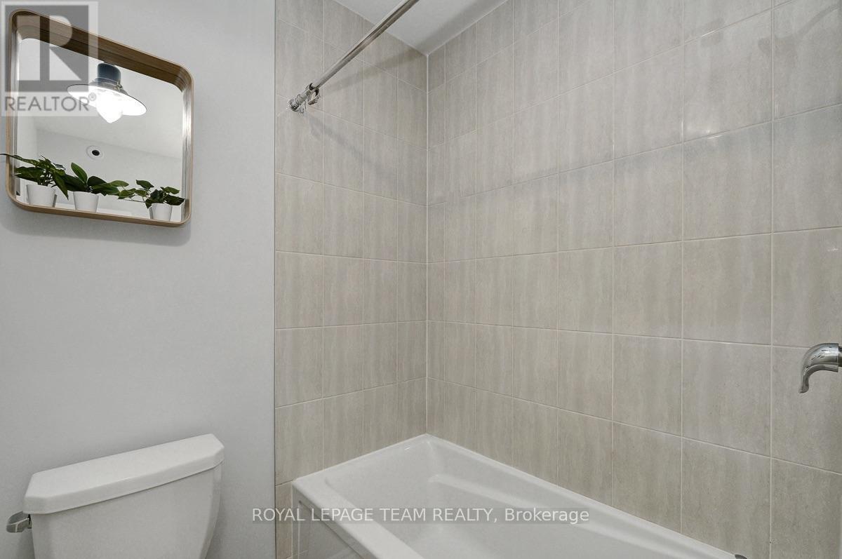 507 Takamose Private Property Photo 21