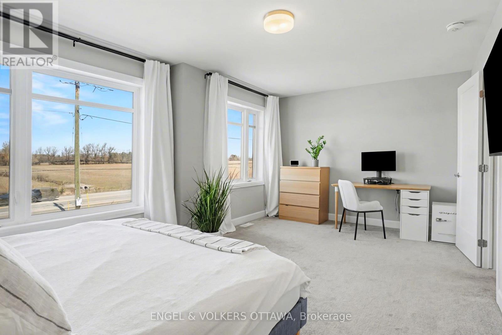 57 Mandevilla Crescent Property Photo 18