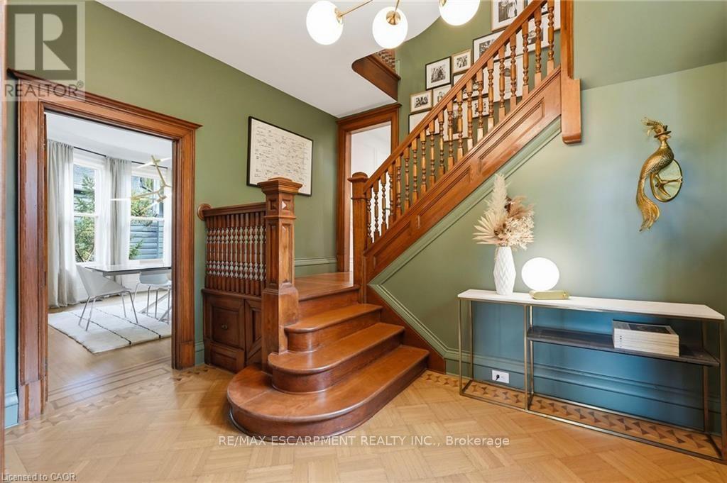 2 Freeman Place Property Photo 4