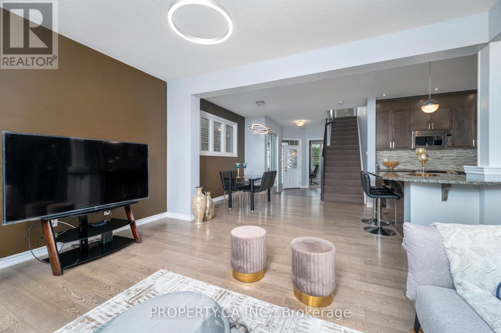 125 Sweetvalley Drive Property Photo 10