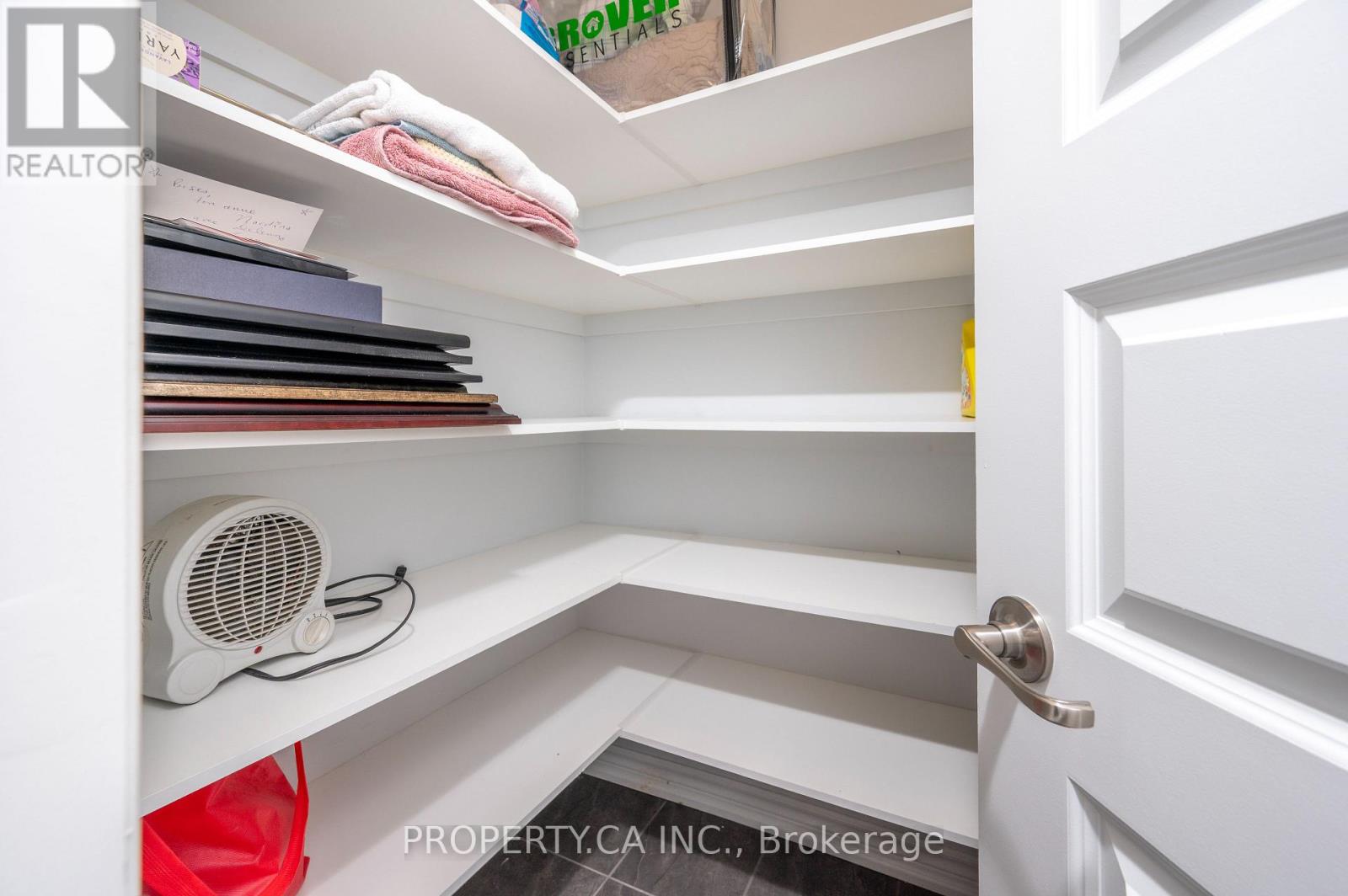 125 Sweetvalley Drive Property Photo 34