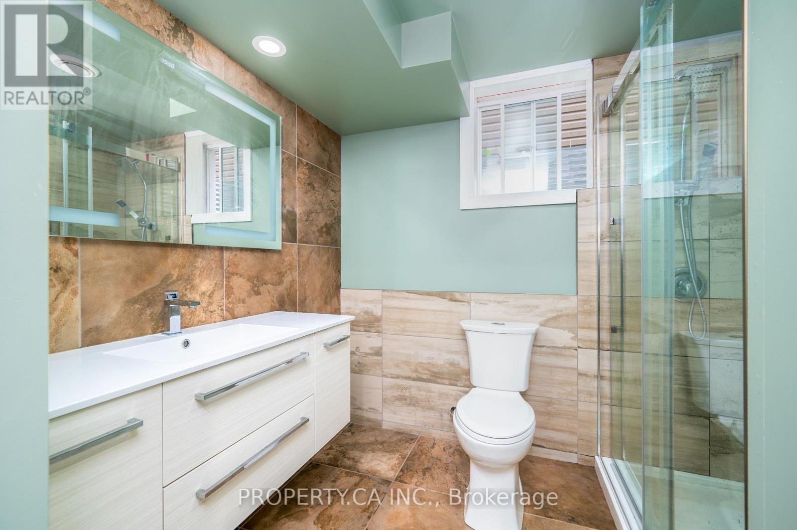 125 Sweetvalley Drive Property Photo 41