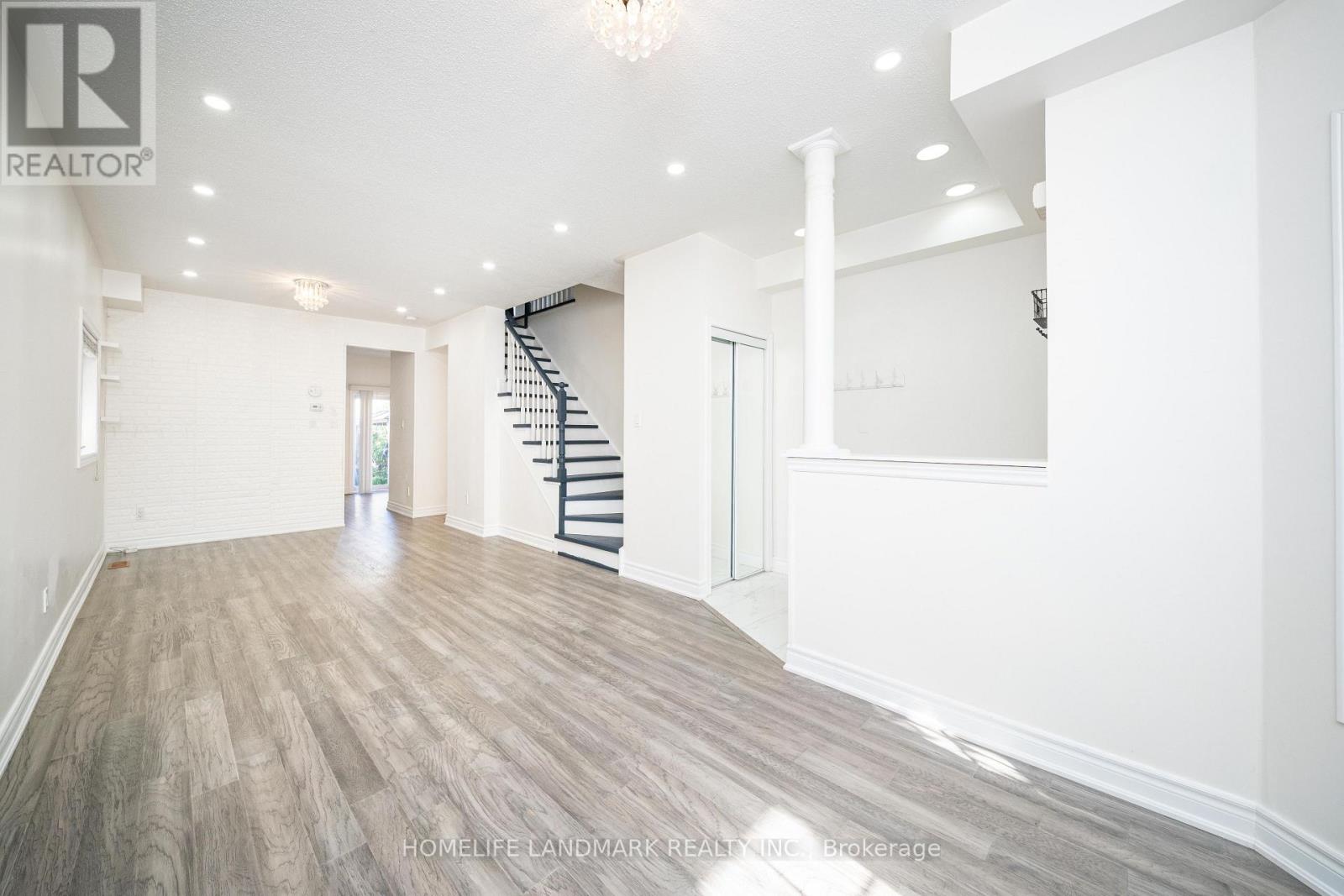 33 Titan Drive Property Photo 8