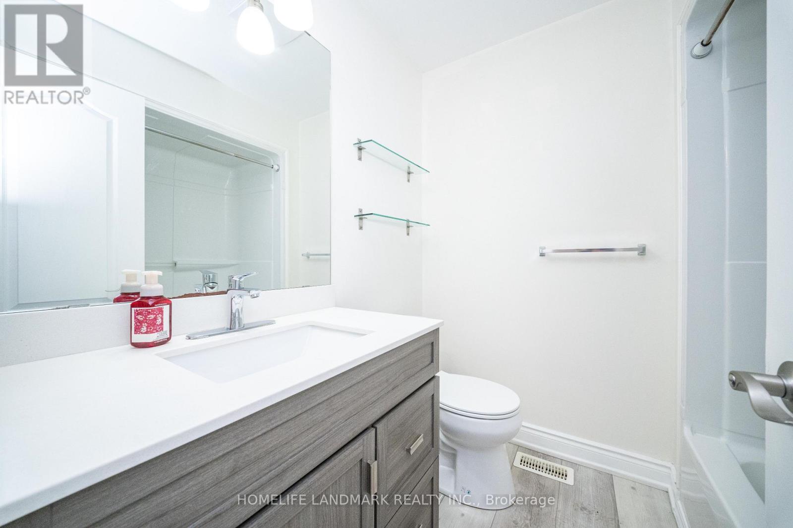 33 Titan Drive Property Photo 34
