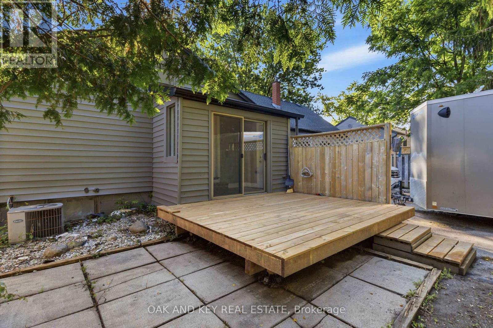 431 Burdick Place Property Photo 36