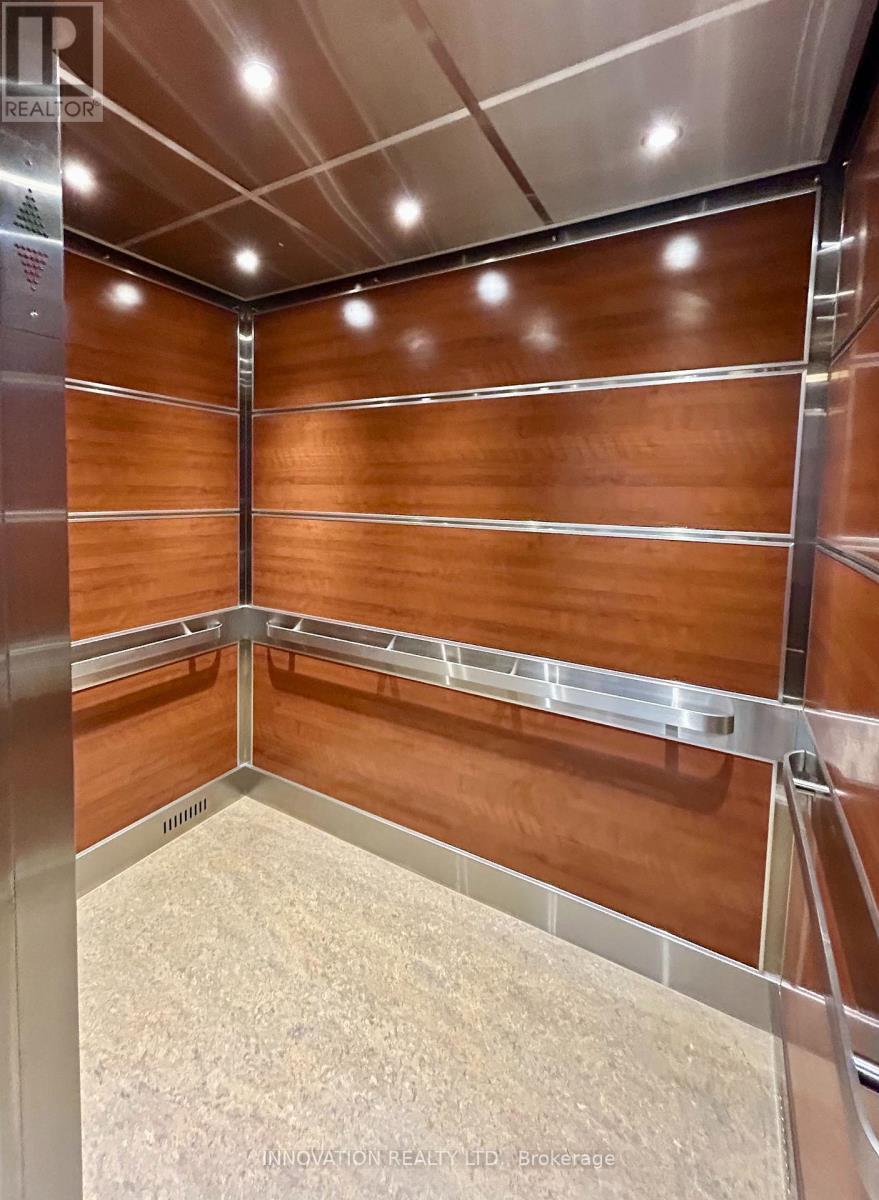 110 - 270 Lorry Greenberg Drive Property Photo 18