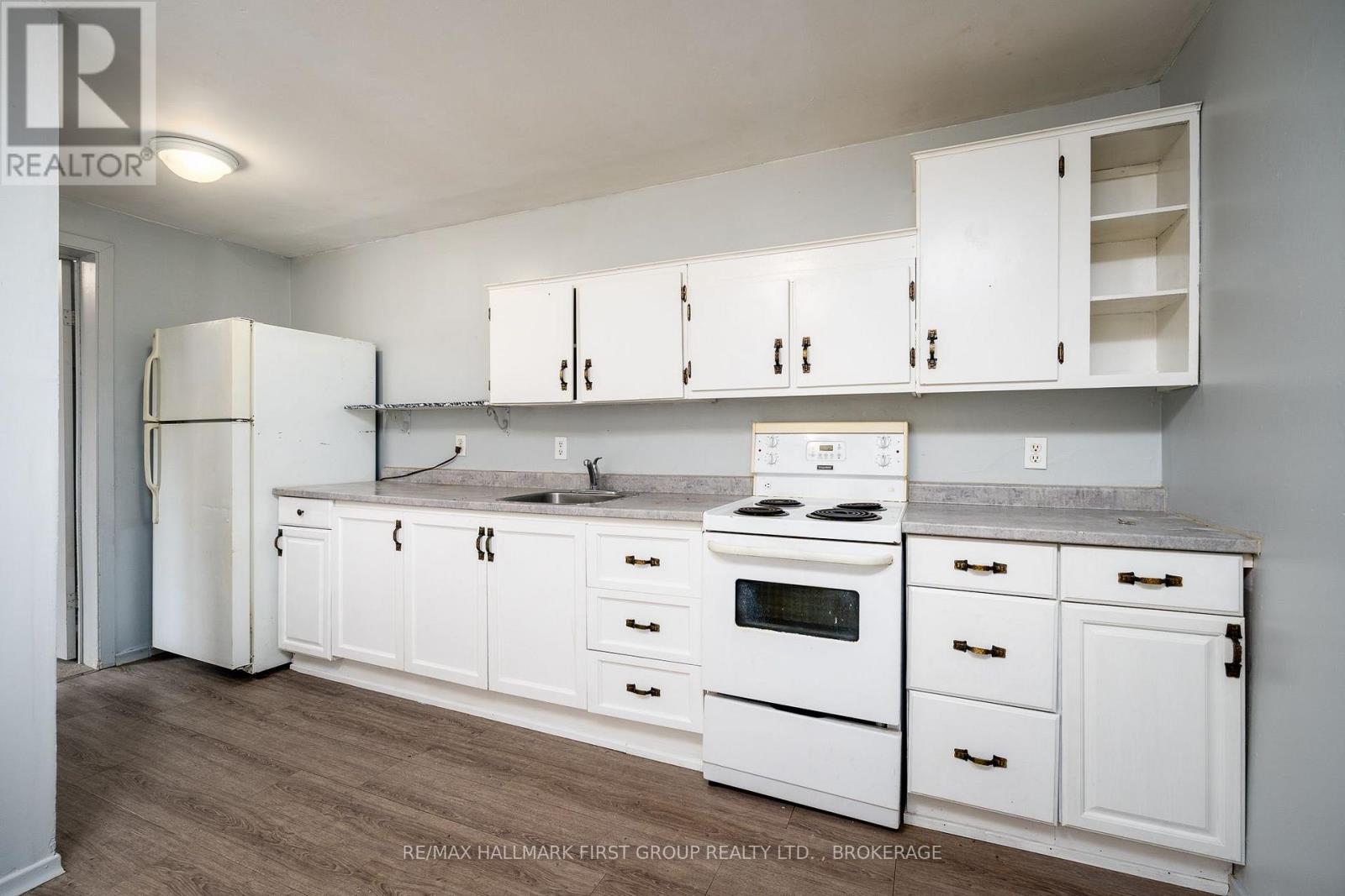 49/51 Bridge Street W Property Photo 10