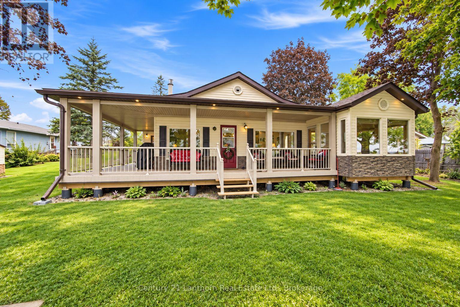 537 Catchmore Road Property Photo 6