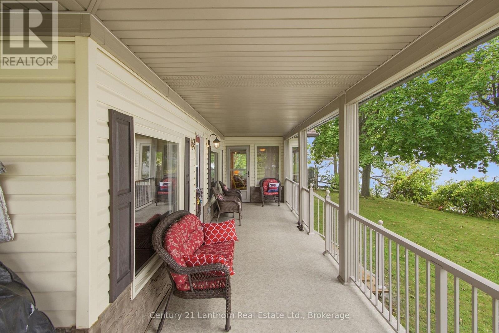 537 Catchmore Road Property Photo 7