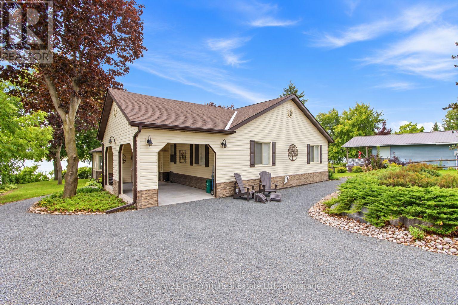 537 Catchmore Road Property Photo 10