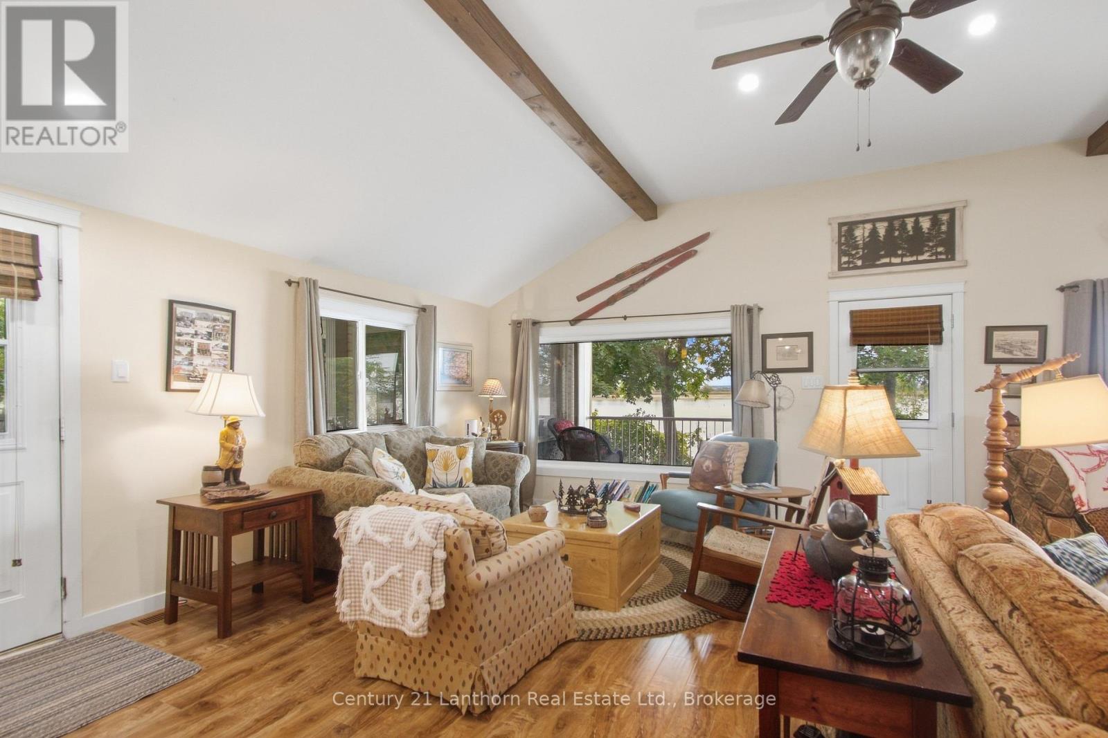 537 Catchmore Road Property Photo 13