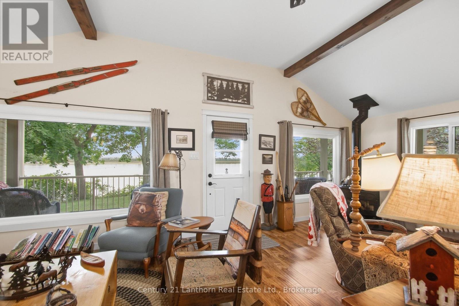 537 Catchmore Road Property Photo 17