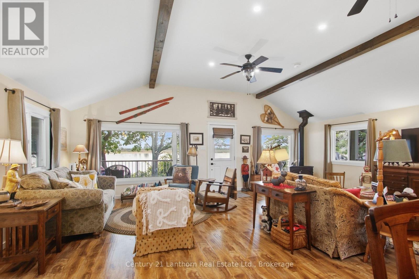537 Catchmore Road Property Photo 18