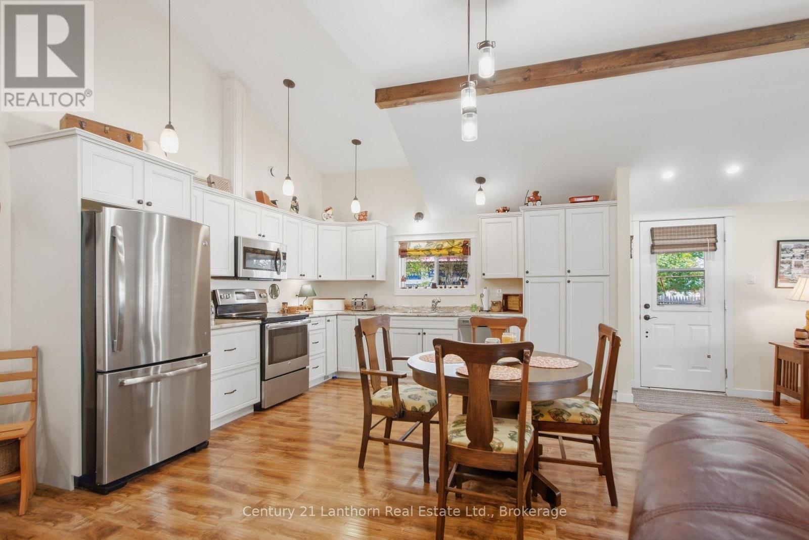 537 Catchmore Road Property Photo 21