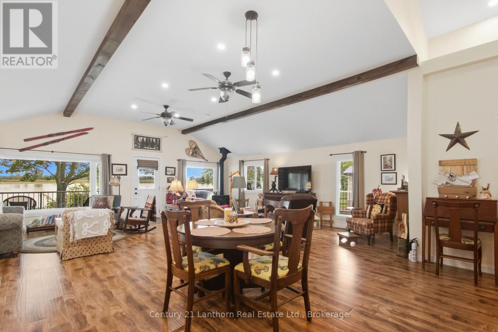 537 Catchmore Road Property Photo 23