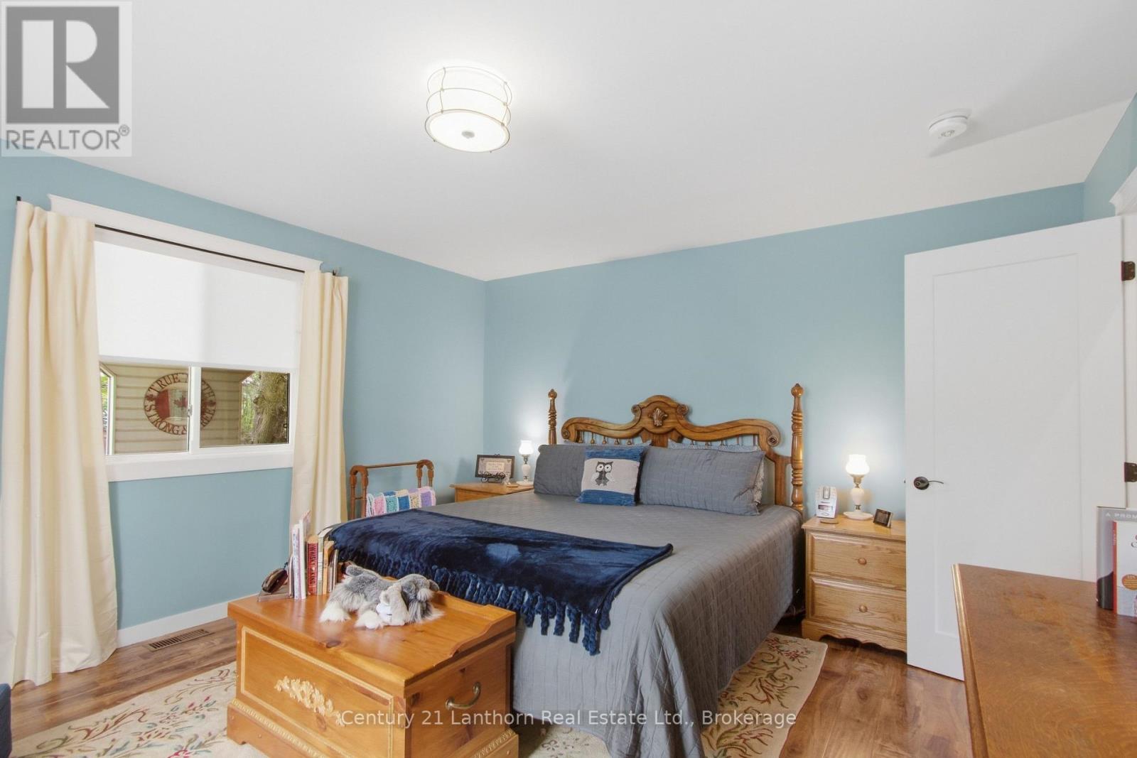 537 Catchmore Road Property Photo 26