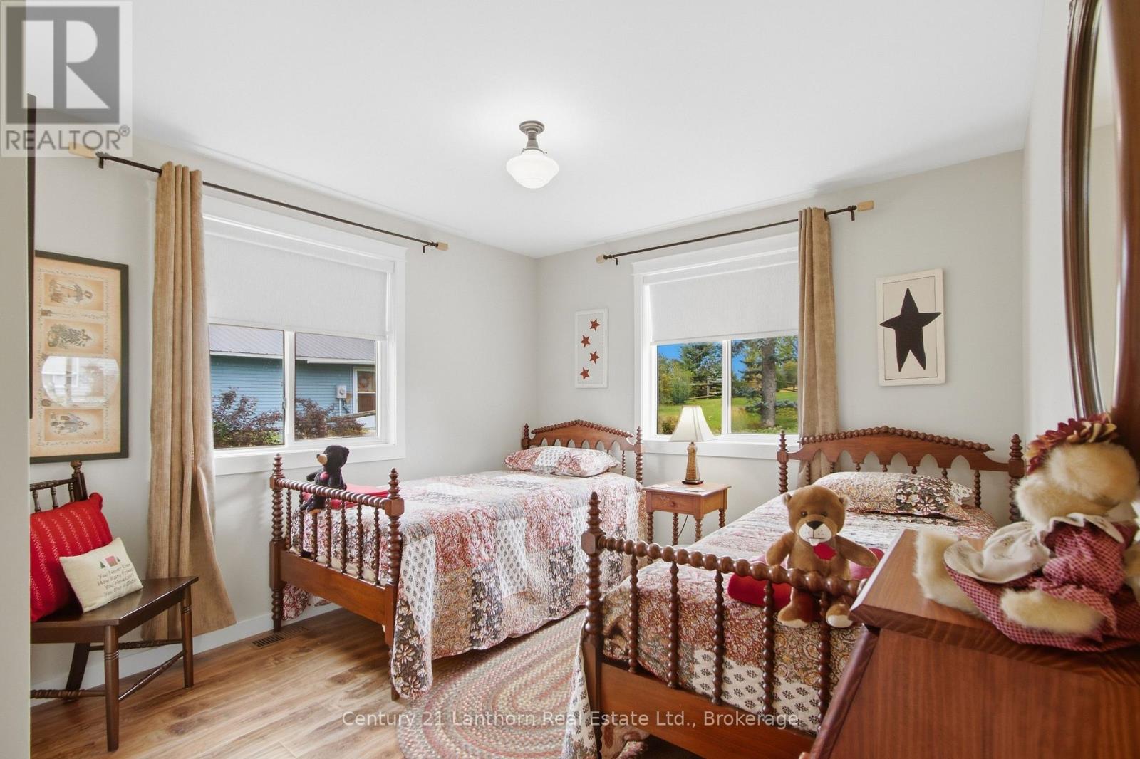 537 Catchmore Road Property Photo 27