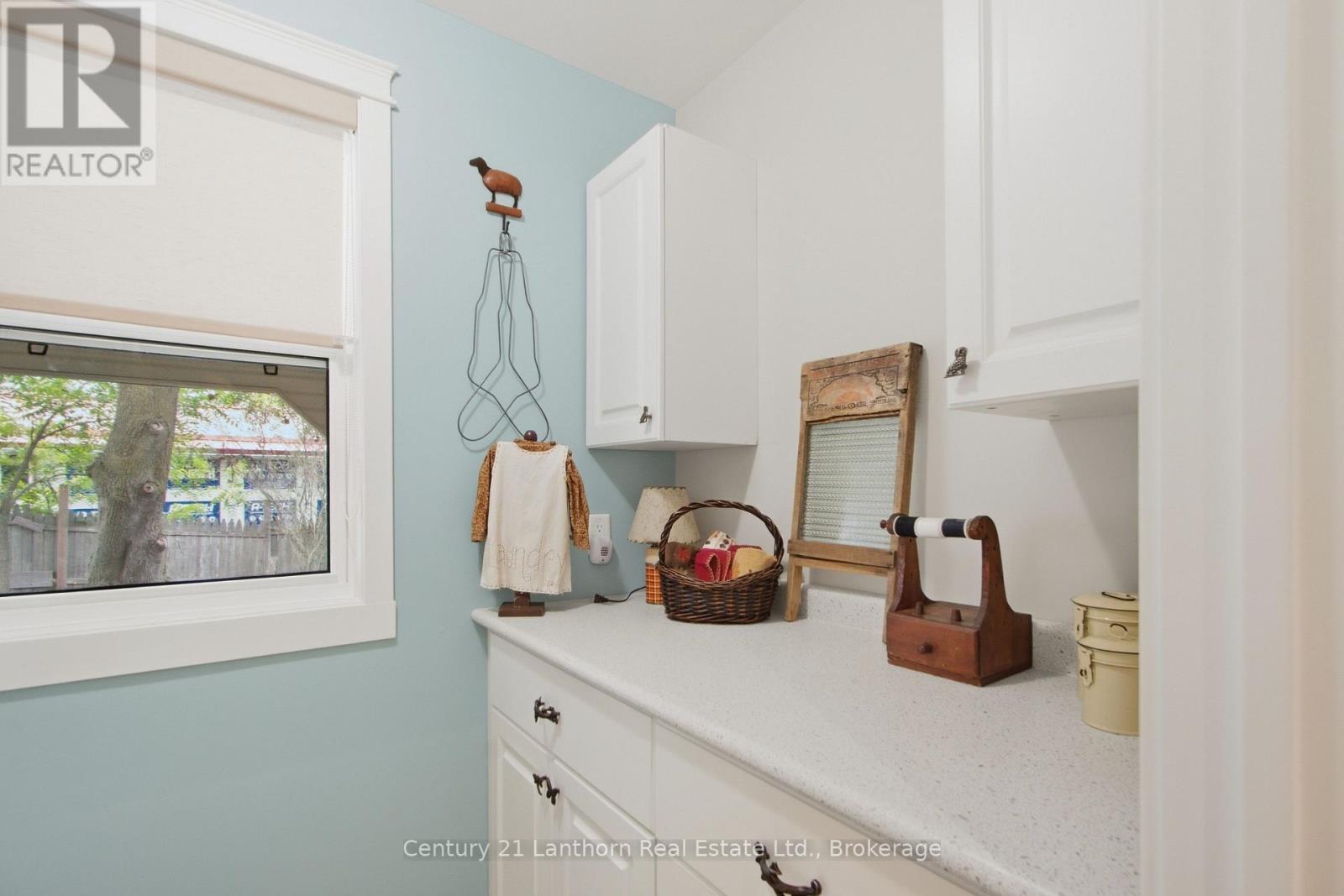 537 Catchmore Road Property Photo 30