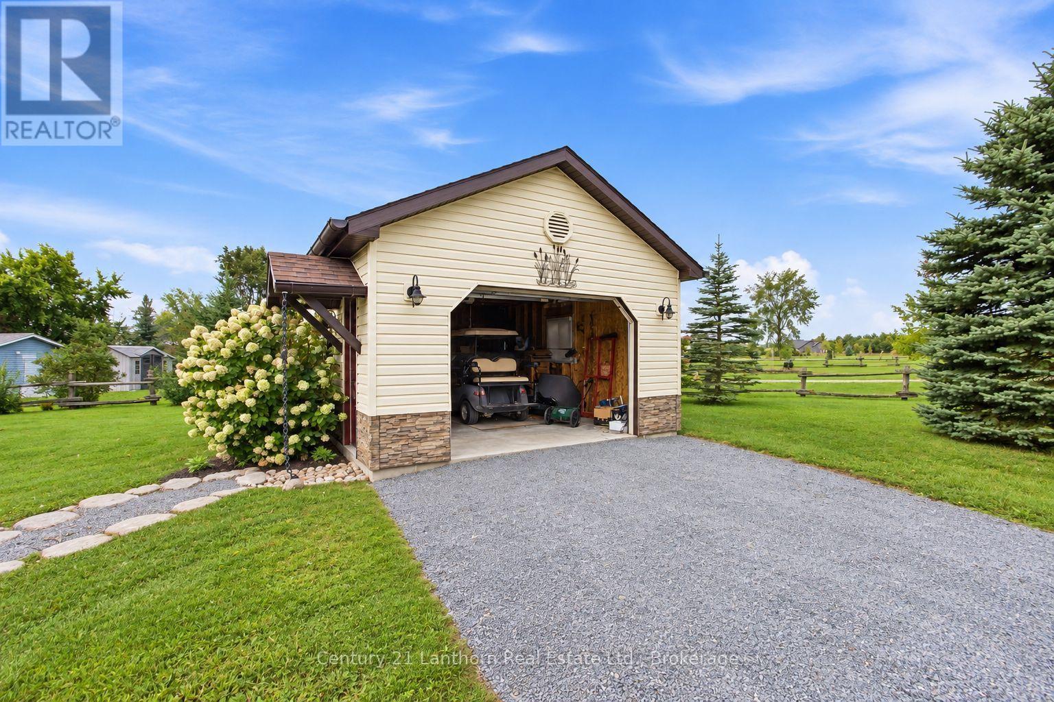 537 Catchmore Road Property Photo 39