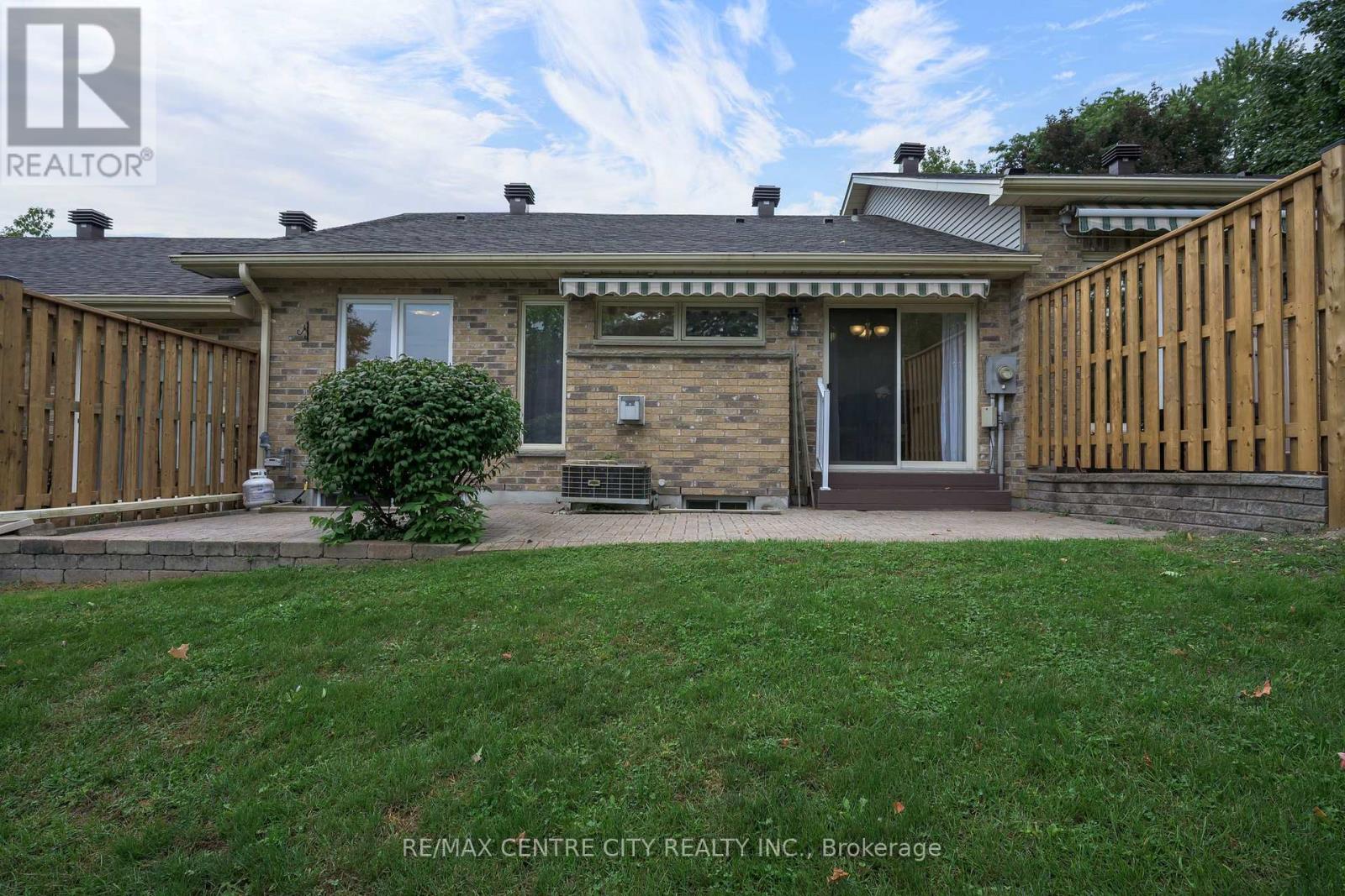 53 - 1241 Hamilton Road Property Photo 6