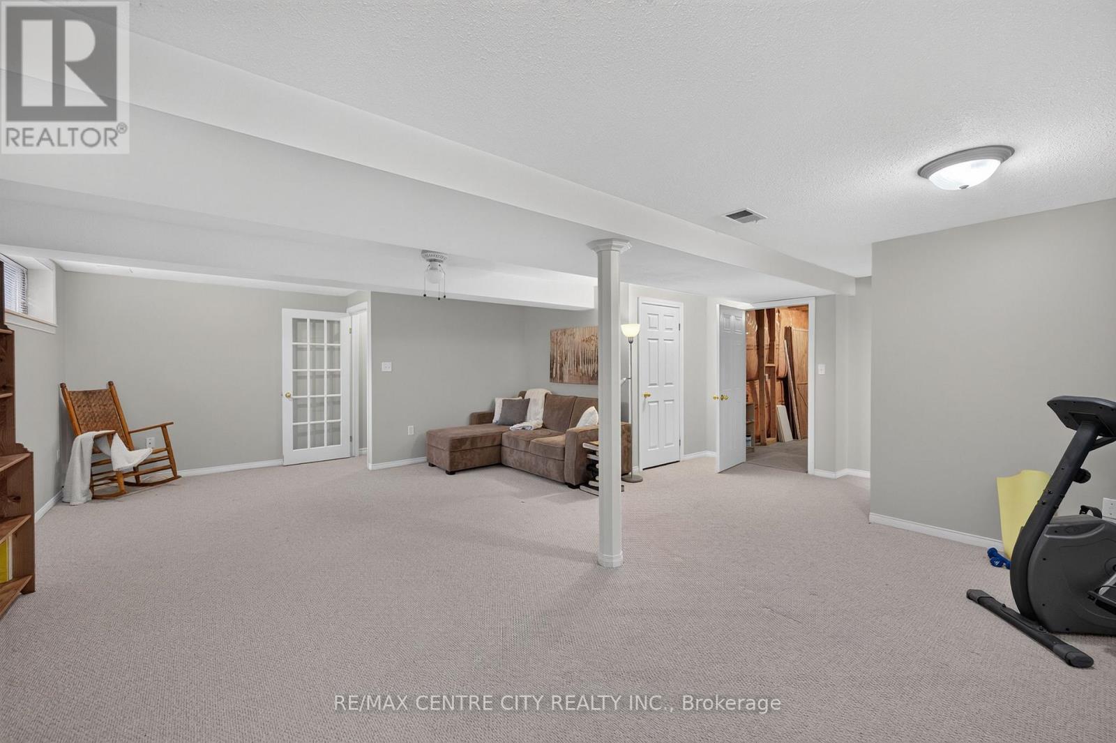 53 - 1241 Hamilton Road Property Photo 26