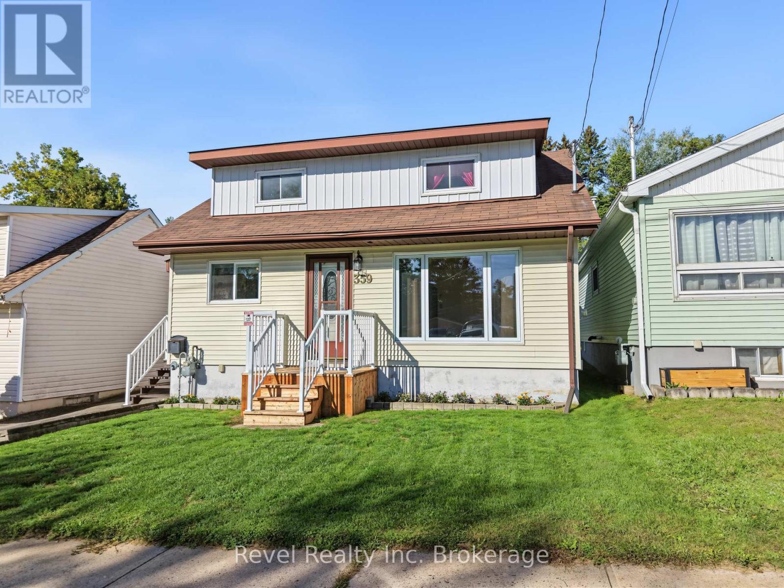 359 Duke Street W Property Photo 2
