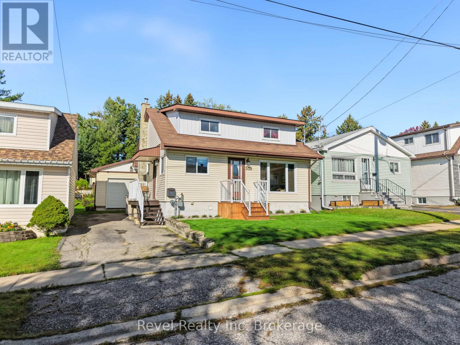 359 Duke Street W Property Photo 3