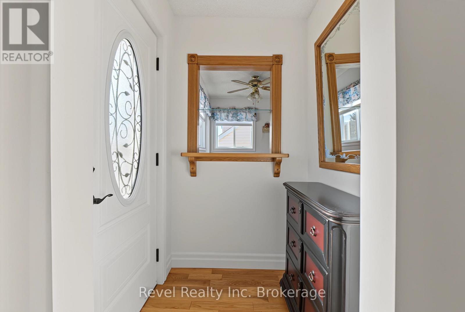 359 Duke Street W Property Photo 4