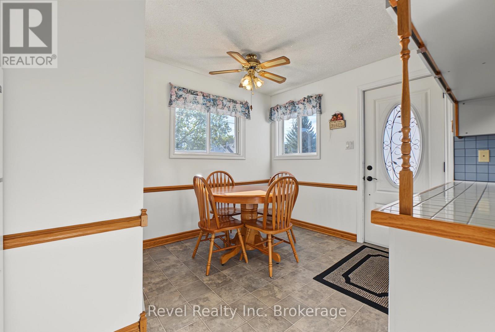 359 Duke Street W Property Photo 10