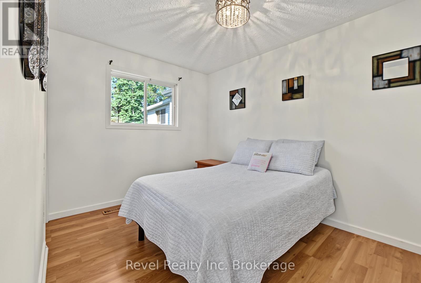 359 Duke Street W Property Photo 14