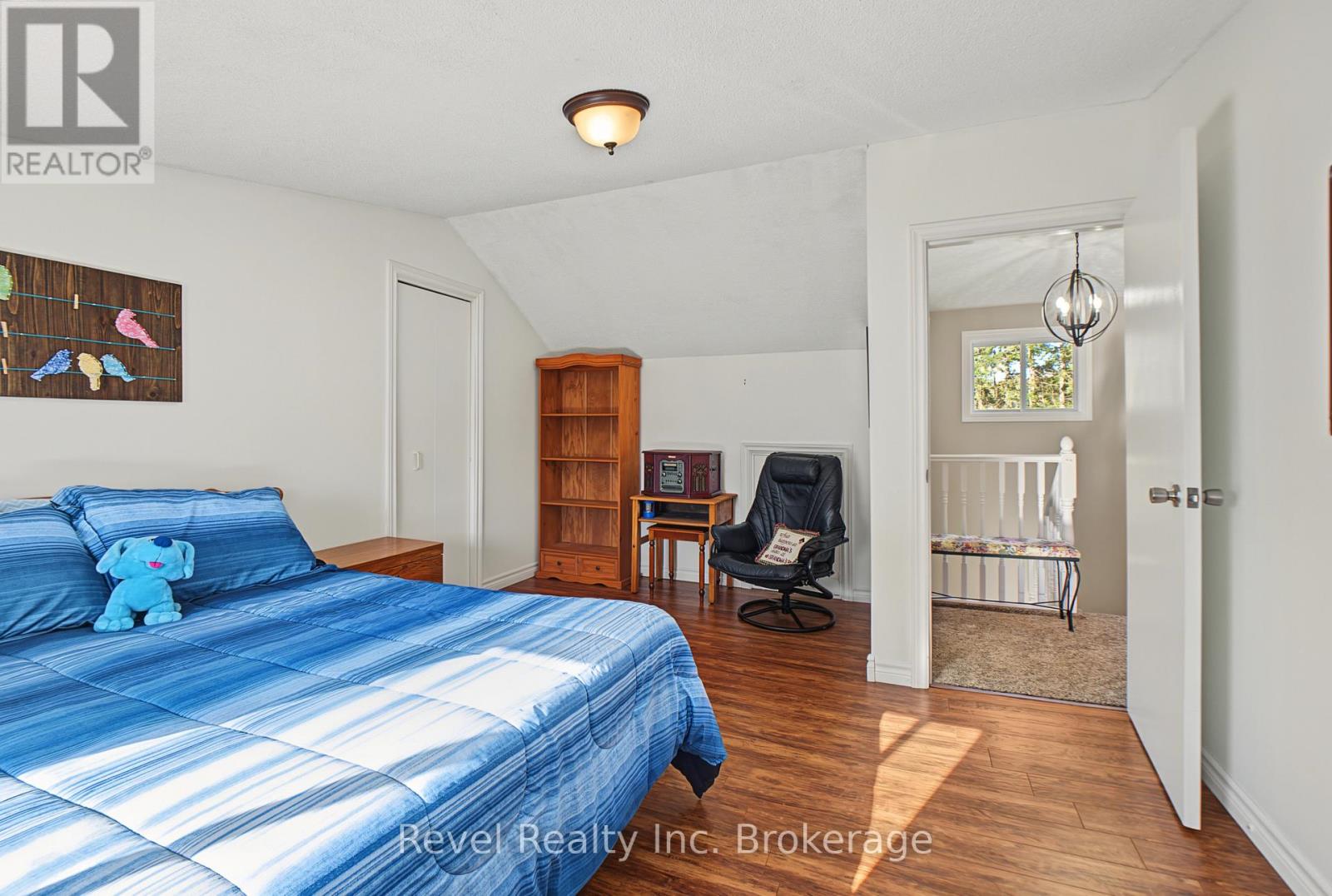 359 Duke Street W Property Photo 19