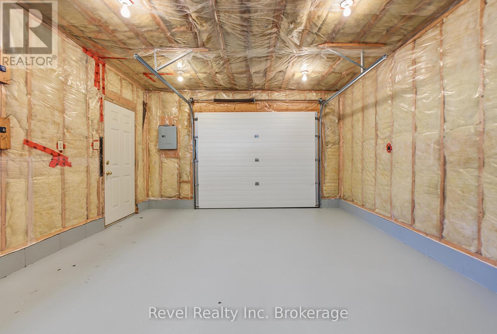 359 Duke Street W Property Photo 28
