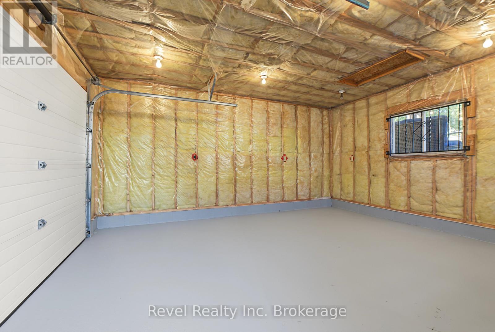 359 Duke Street W Property Photo 29