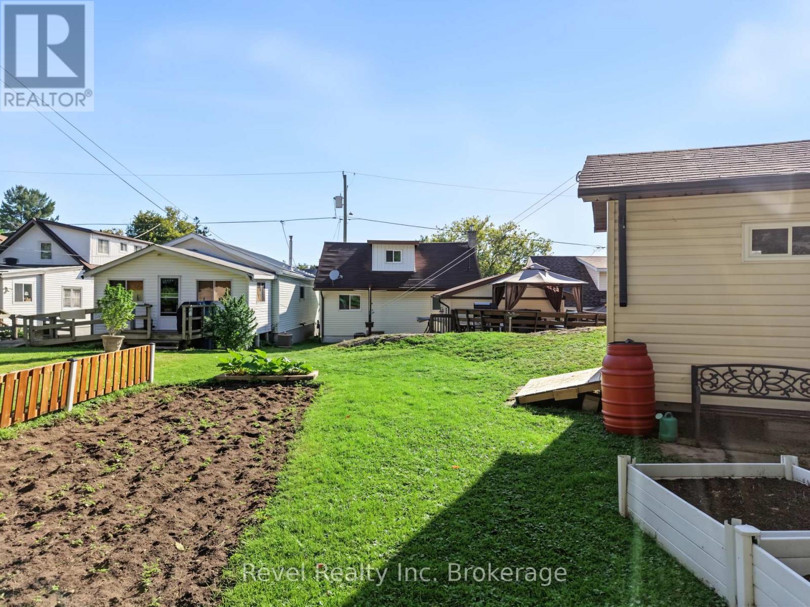 359 Duke Street W Property Photo 34