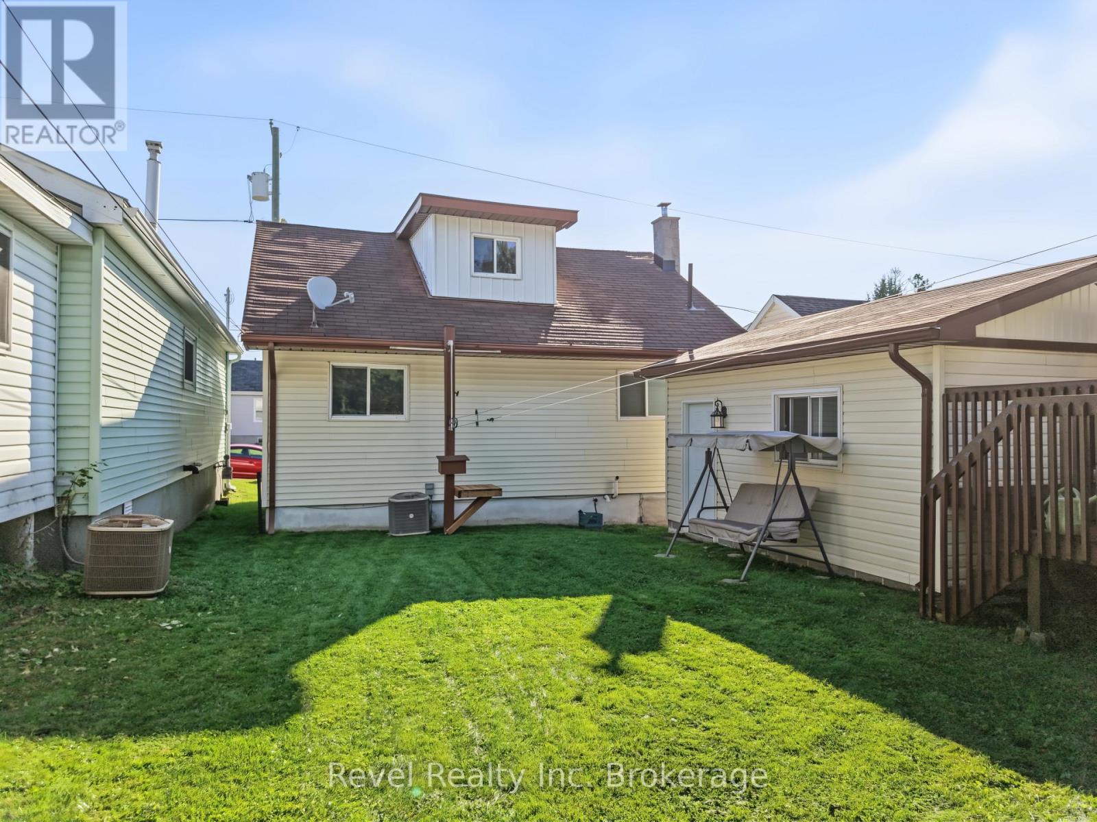 359 Duke Street W Property Photo 35