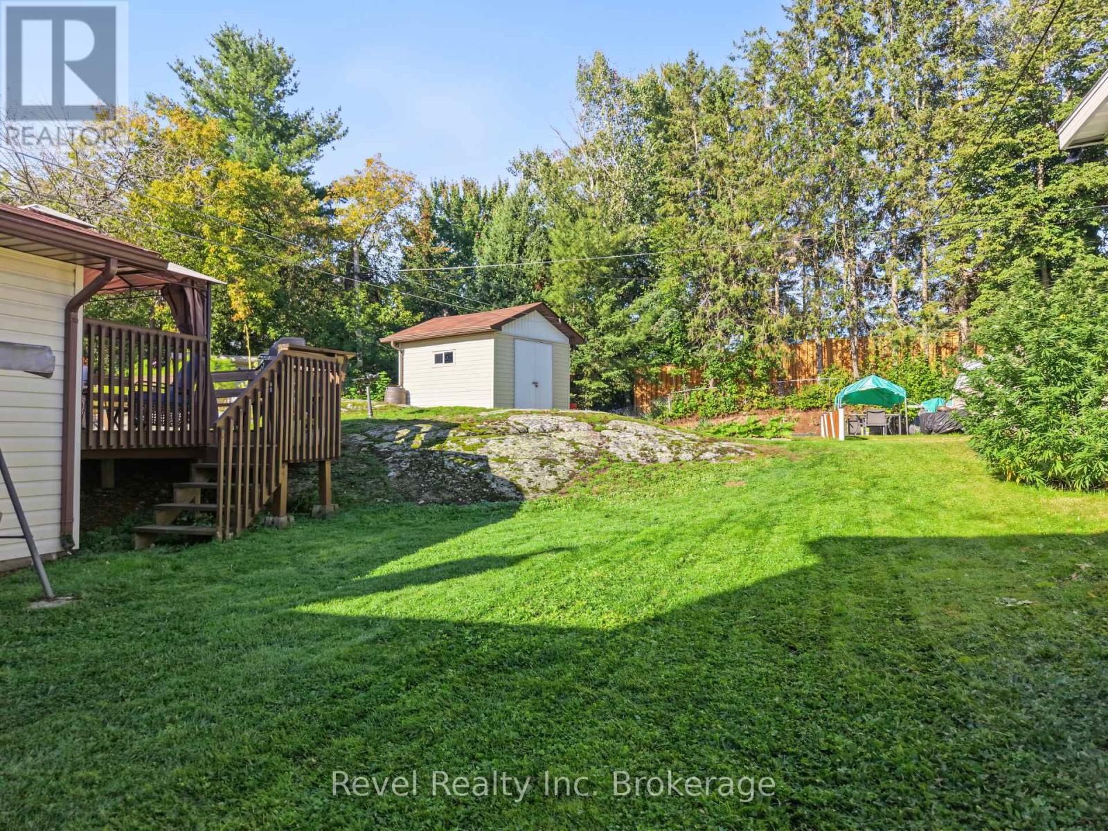 359 Duke Street W Property Photo 36