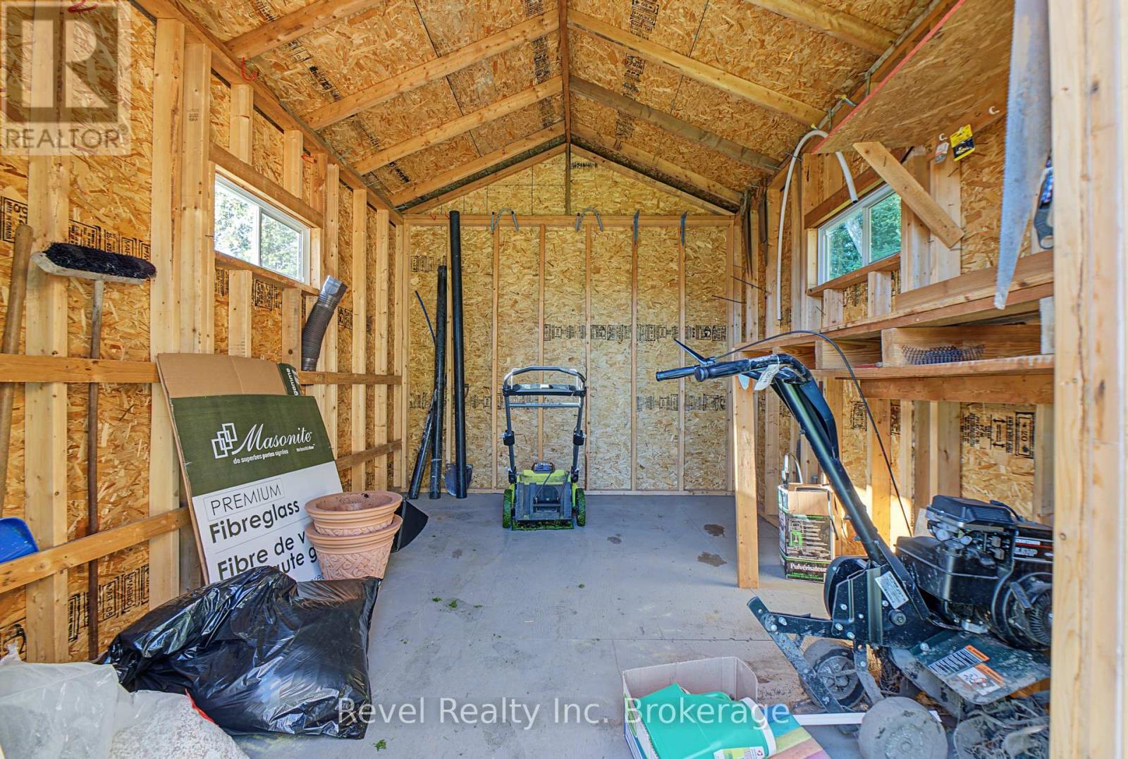 359 Duke Street W Property Photo 39