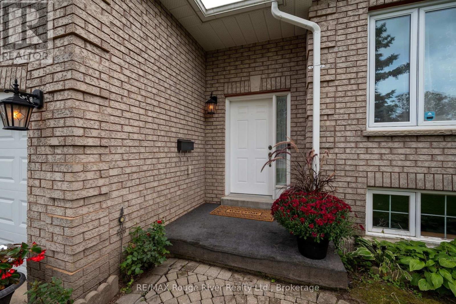 792 Greer Crescent Property Photo 4