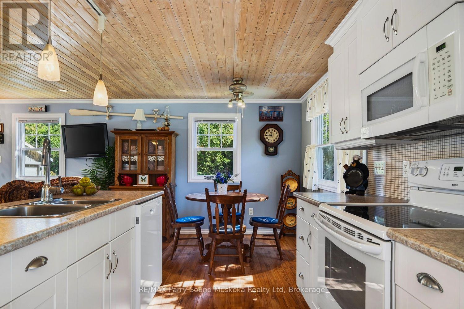 2 Robins Nest Lane Property Photo 9