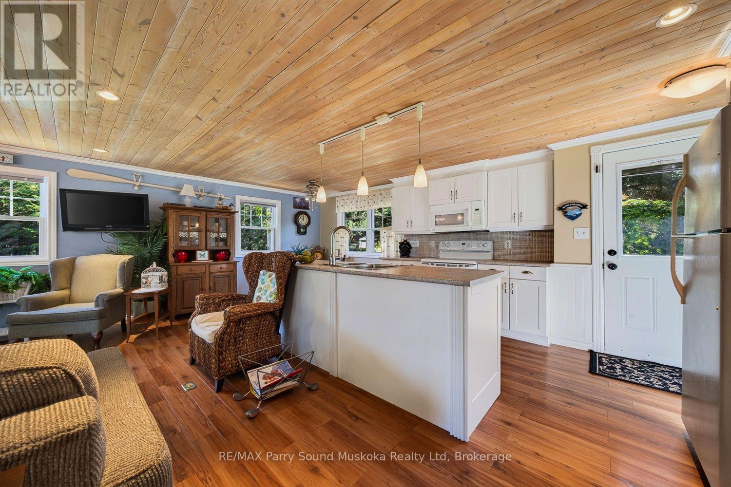 2 Robins Nest Lane Property Photo 24