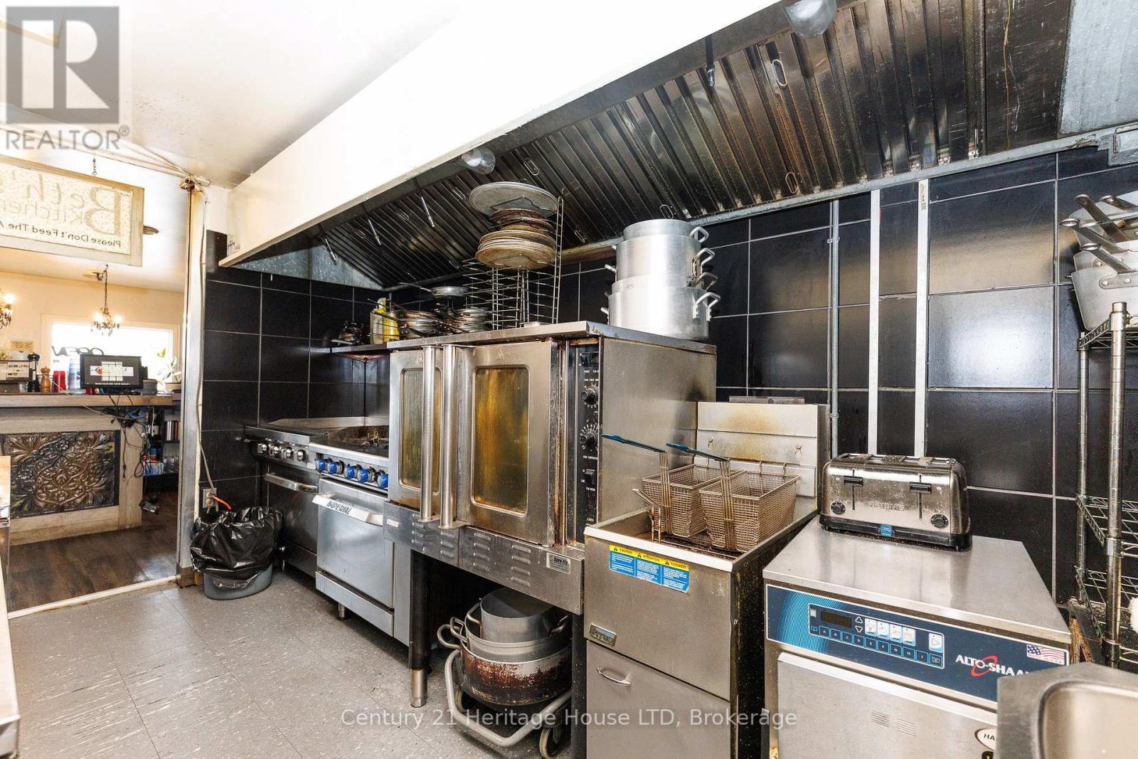 5204 King Street Property Photo 40