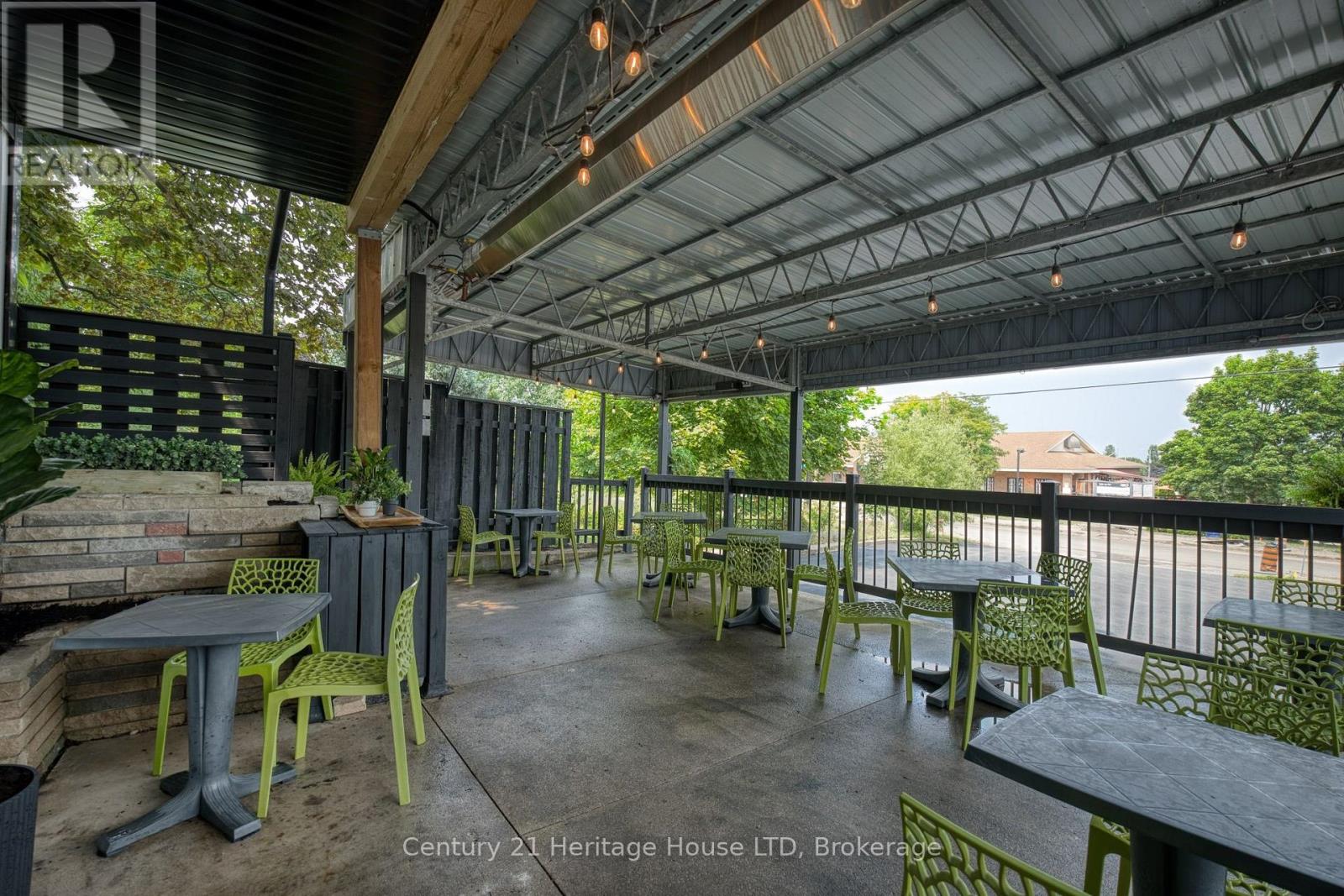 5204 King Street Property Photo 44
