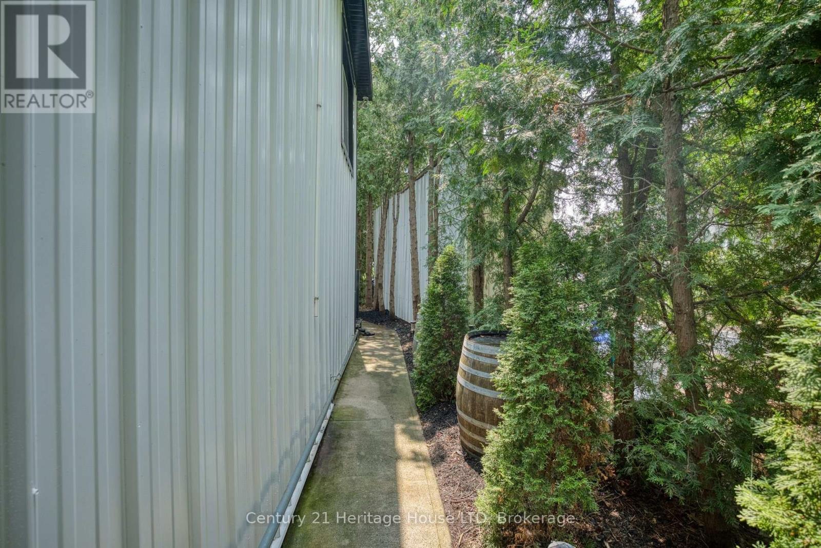 5204 King Street Property Photo 49