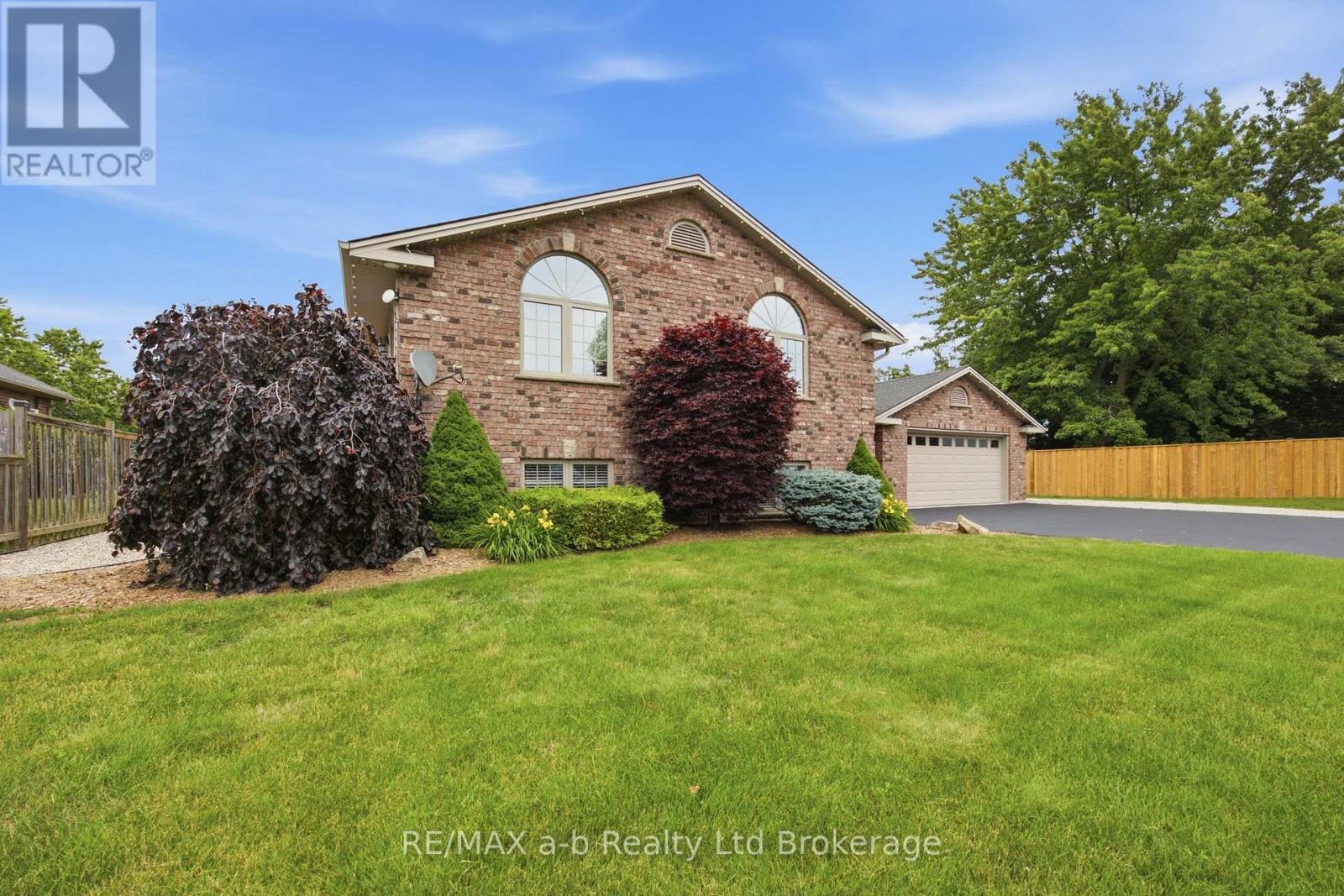 6744 Hacienda Road Property Photo 4