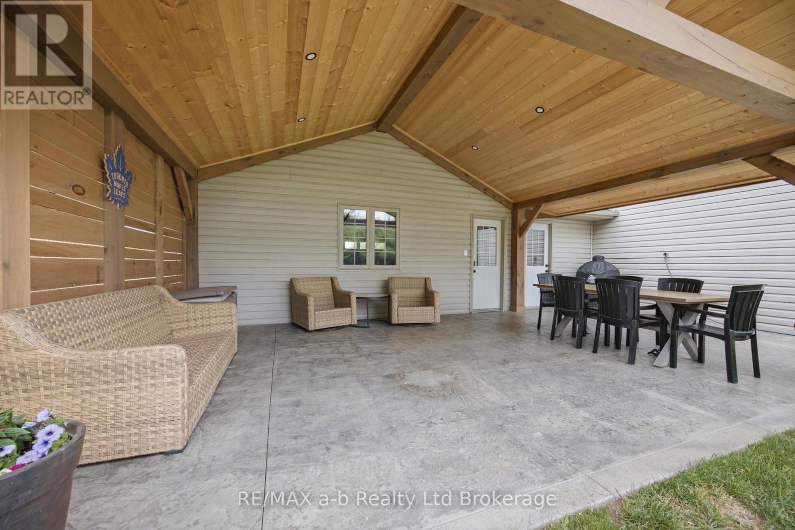6744 Hacienda Road Property Photo 6