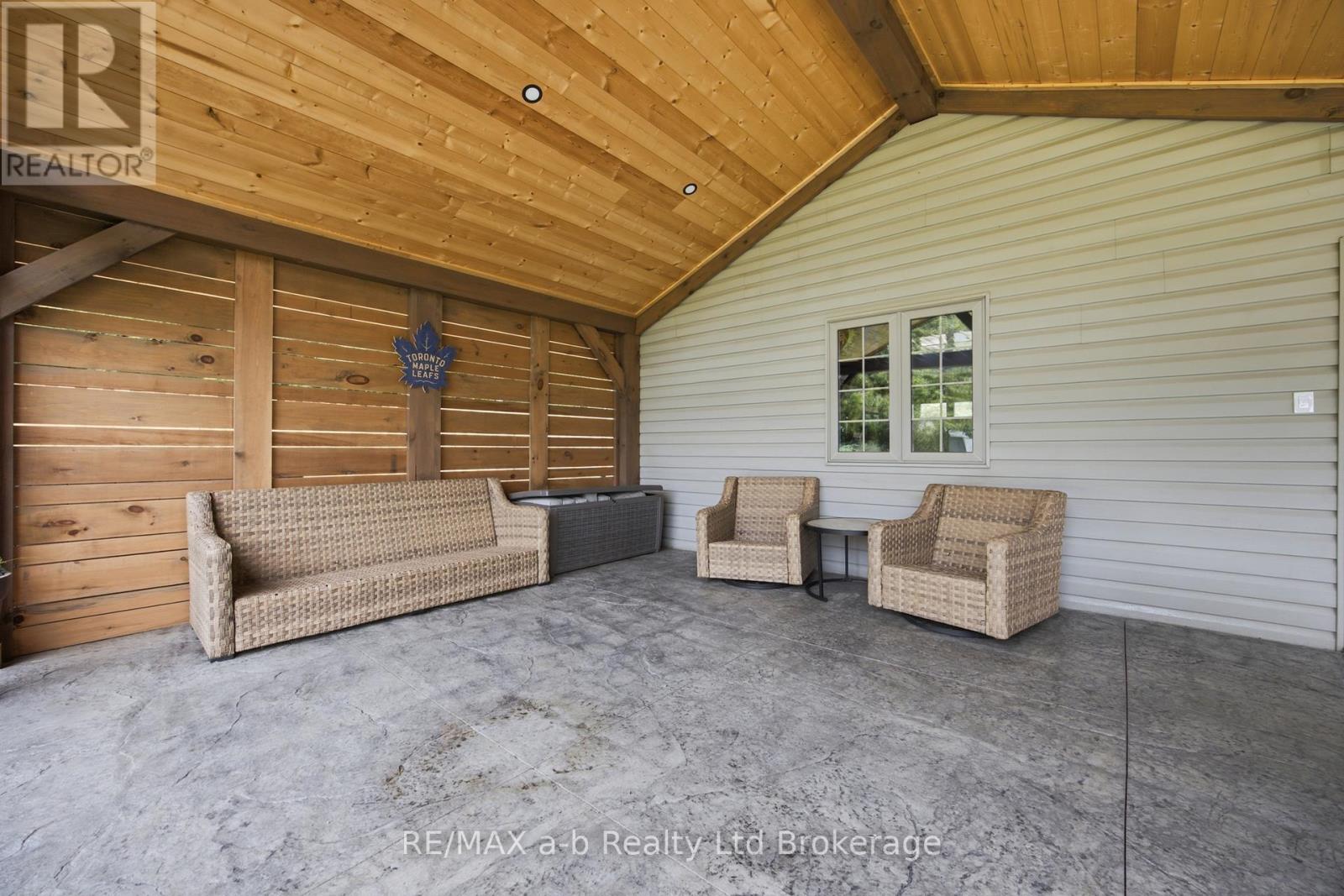 6744 Hacienda Road Property Photo 8